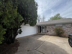 11007 Greystone Ave in Oklahoma City, OK - Building Photo