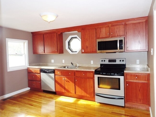 60 Alpine Pl in Franklin, MA - Building Photo - Building Photo