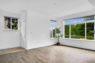 3500 E Lake Sammamish Pky SE, Unit 6101 in Sammamish, WA - Foto de edificio - Building Photo