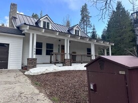 1064 Modoc Way in South Lake Tahoe, CA - Building Photo