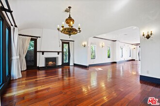 309 N Doheny Dr in Beverly Hills, CA - Building Photo - Building Photo