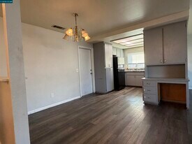 2406 White Birch Dr in Merced, CA - Building Photo