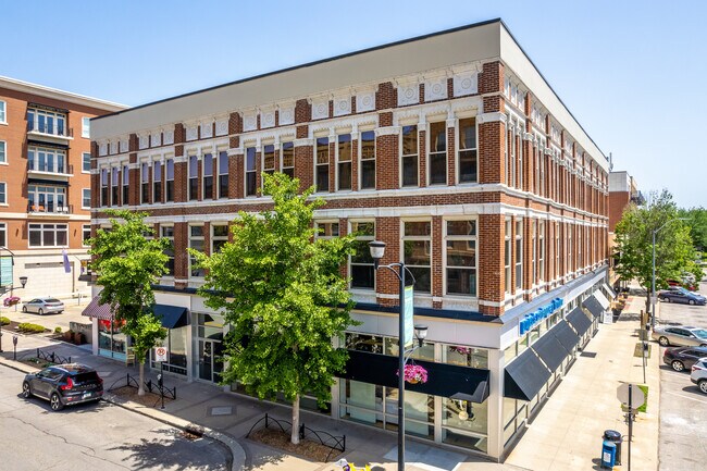 Capitol Village Lofts in Des Moines, IA - Foto de edificio - Building Photo