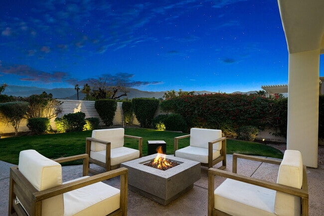 property at 33 Calle La Reina