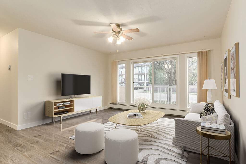 Crowchild Court in Wetaskiwin, AB - Building Photo