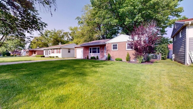 6408 Powell St in Downers Grove, IL - Building Photo - Building Photo