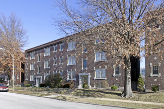 Oakview Place in St. Louis, MO - Building Photo - Building Photo