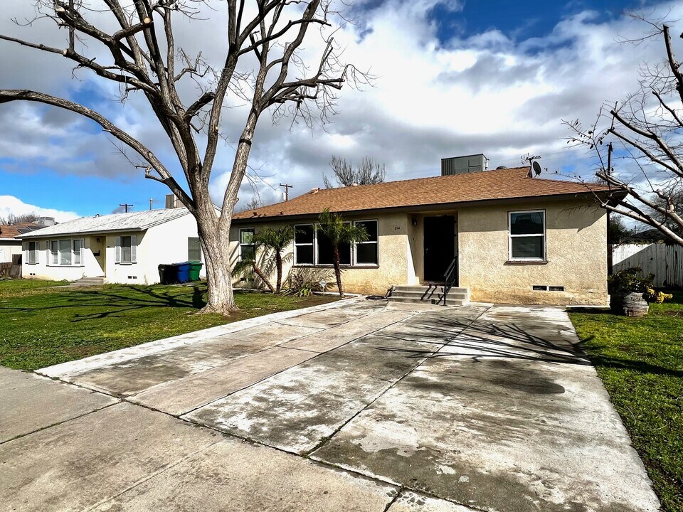 214 Faber St in Shafter, CA - Building Photo