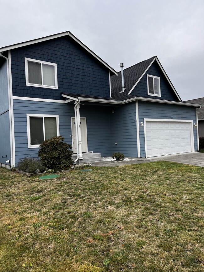 property at 9982 Greenleaf Loop SE