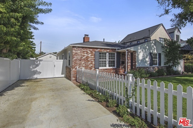 1209 Appleton Way in Los Angeles, CA - Foto de edificio
