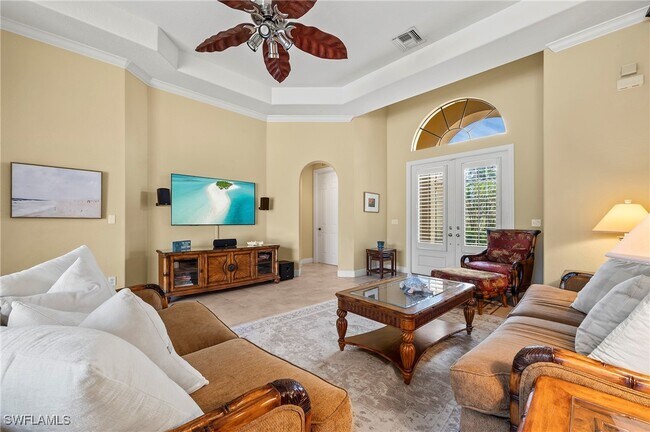 property at 975 Tivoli Ct