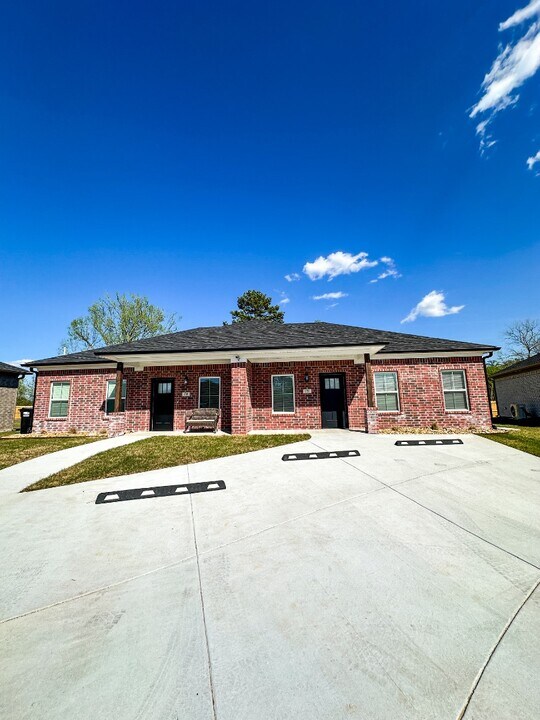 1708 Rosemary Dr in Benton, AR - Building Photo