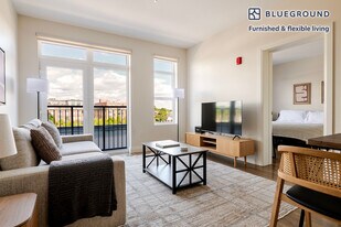 28 Austin St in Newton, MA - Building Photo