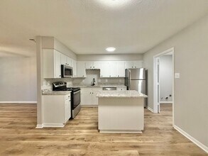 705 S Porter Ave in Tyler, TX - Building Photo - Building Photo