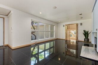 1660 Hertel Ln in Deerfield, IL - Building Photo - Building Photo