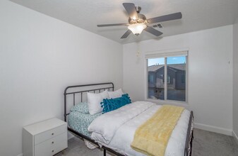 350 W Old Hwy 91 in Ivins, UT - Foto de edificio - Building Photo