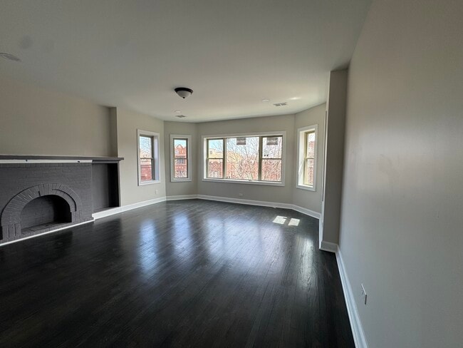 7730 S Cornell Ave in Chicago, IL - Building Photo - Building Photo