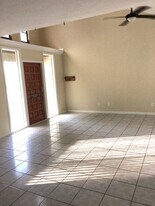 904 Archer Pkwy E in Cape Coral, FL - Building Photo