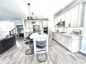 4022 Large Leaf Ln in Hollywood, FL - Building Photo - Building Photo