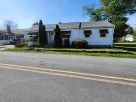 223 Howard St in Stroudsburg, PA - Building Photo