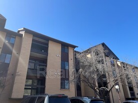 2244 N Canyon Rd in Provo, UT - Building Photo