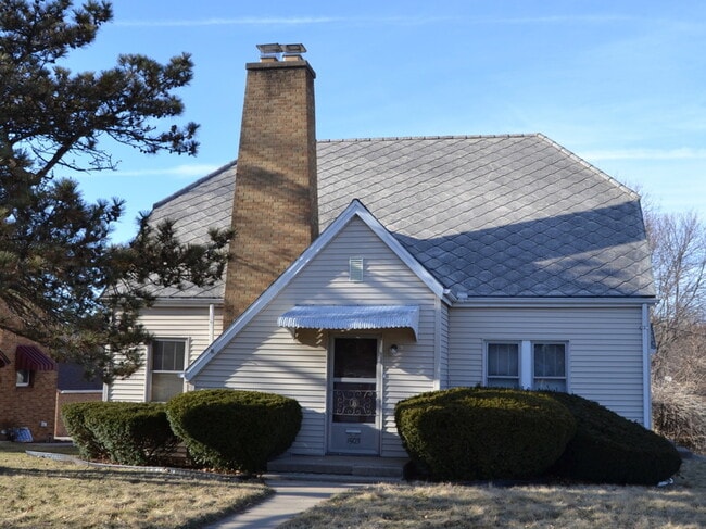 property at 1503 11th St