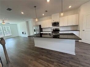 6103 Wayburn St in Tucker, GA - Building Photo - Building Photo