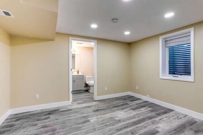 15054 E Dartmouth Ave in Aurora, CO - Building Photo - Building Photo