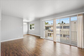 1182 Park Ave E in Alameda, CA - Building Photo - Building Photo