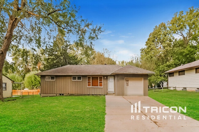 property at 4832 Melrose Ln