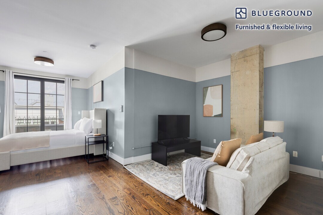 187 Kent Ave in Brooklyn, NY - Building Photo