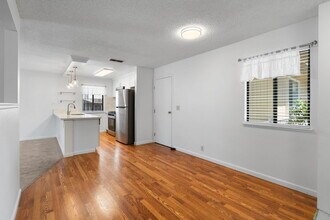 7085 Cloverleaf Way in Citrus Heights, CA - Building Photo - Building Photo