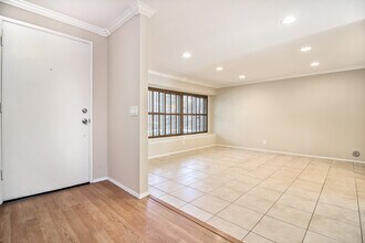 21804 Lake Vista Dr in Lake Forest, CA - Building Photo - Building Photo