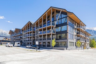 Timberstone Lodge in Canmore, AB - Building Photo