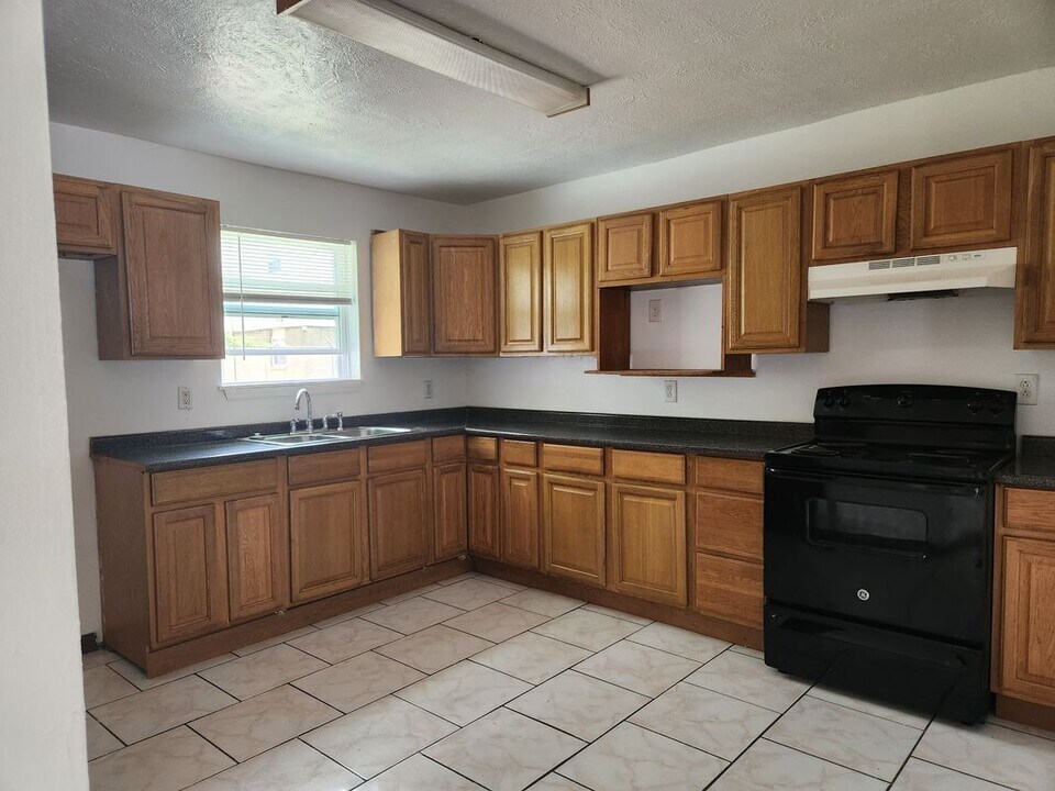 11417 Jefferson Hwy in River Ridge, LA - Building Photo