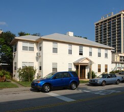 310 S 17th Ave in Hollywood, FL - Foto de edificio - Building Photo