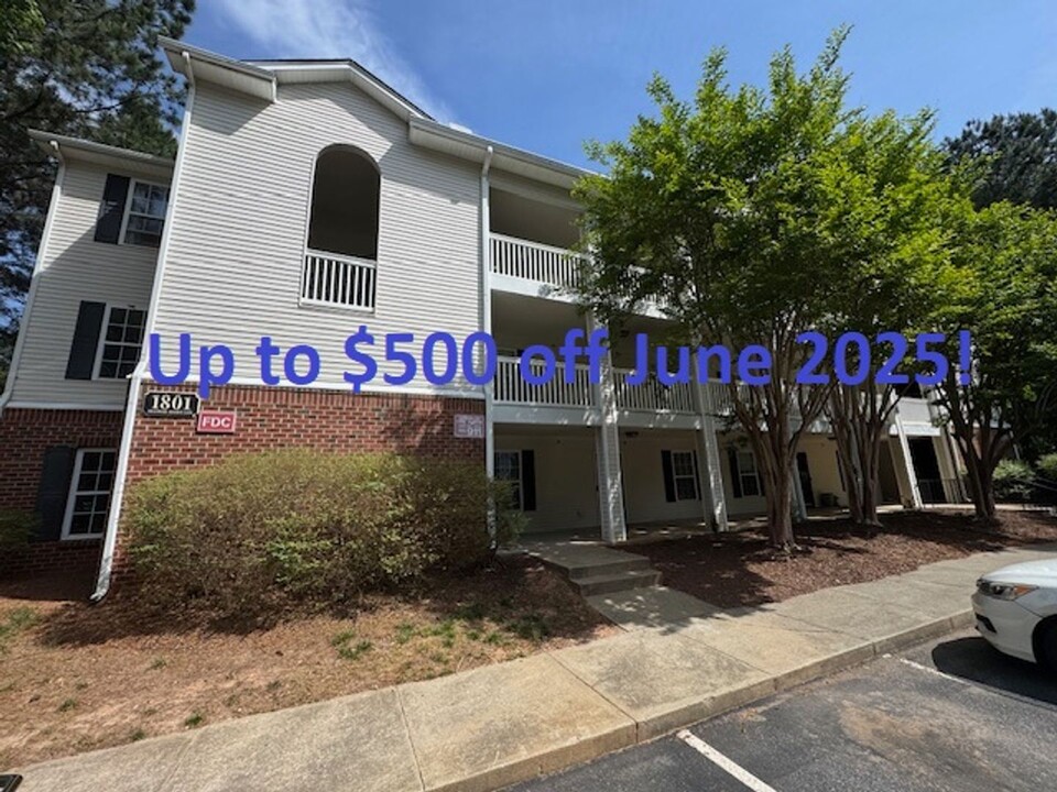 1801 Trailwood Heights Ln in Raleigh, NC - Building Photo