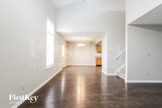 8145 Maple Stream Ln in Indianapolis, IN - Foto de edificio - Building Photo