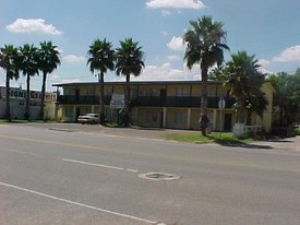 105 N Alamo Rd Apartamentos