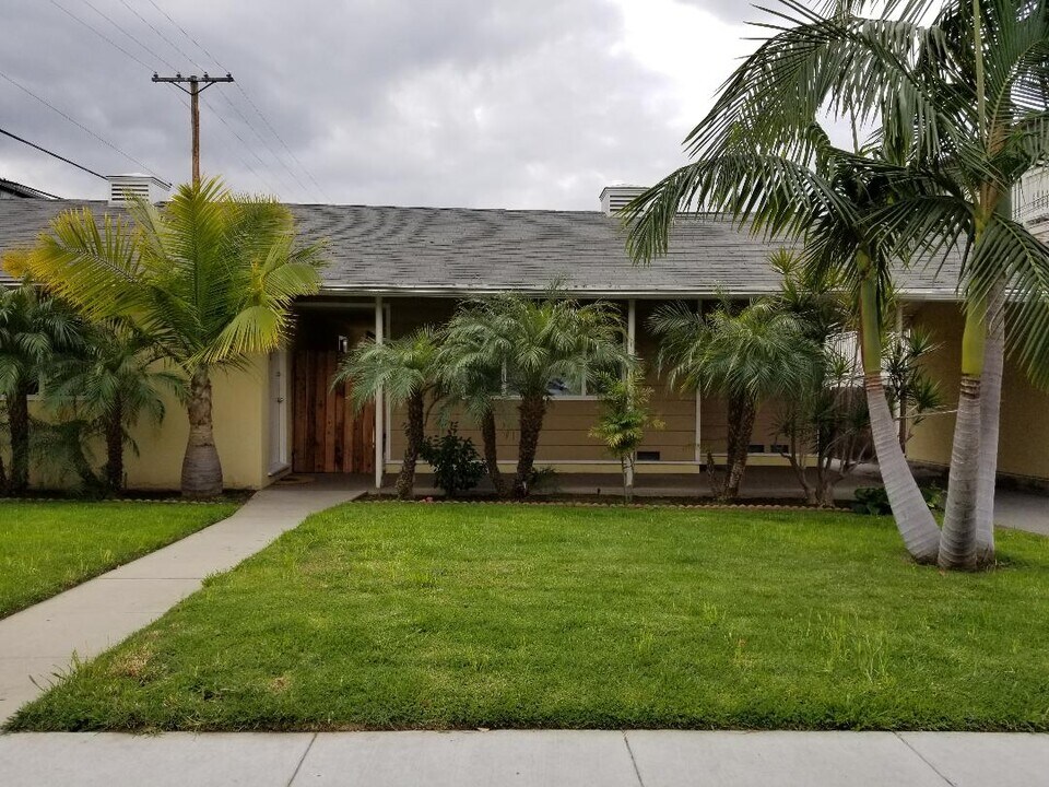 208 E Stocker St, Unit 9 in Glendale, CA - Foto de edificio