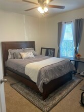 9745 Hound Chase Dr in Gibsonton, FL - Foto de edificio - Building Photo