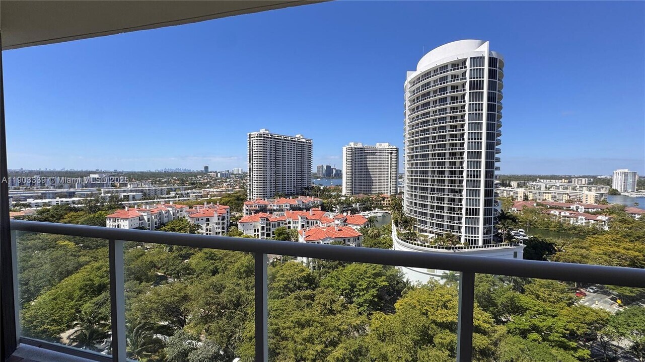 4000 Island Blvd, Unit 1703 in Aventura, FL - Building Photo
