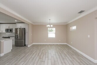 9622 N Ojus Dr in Tampa, FL - Building Photo - Building Photo