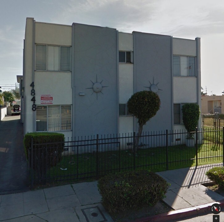 4848 St Charles Pl in Los Angeles, CA - Building Photo