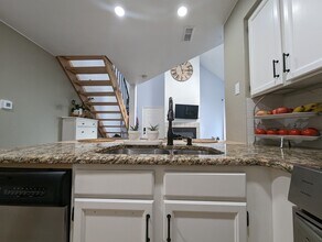 842 S Vance St, Unit C in Lakewood, CO - Building Photo - Building Photo
