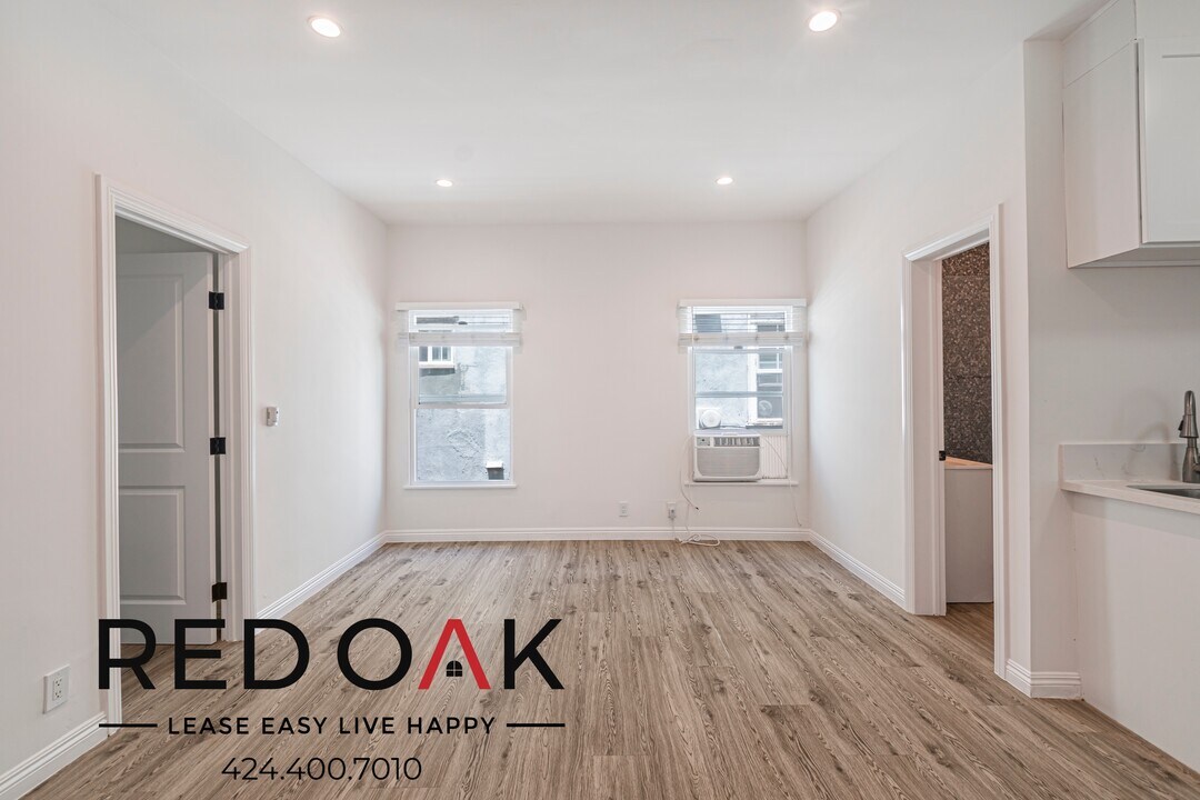 400 N Coronado St in Los Angeles, CA - Building Photo