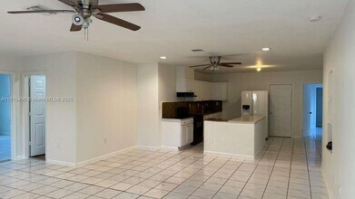 870 NE 142nd St in North Miami, FL - Building Photo - Building Photo