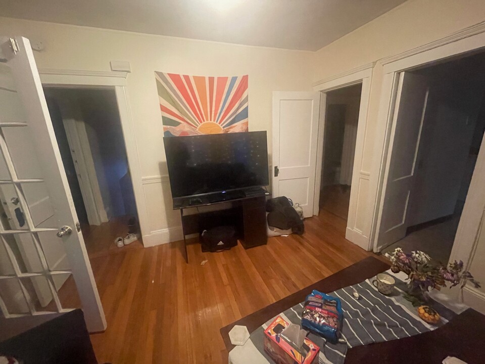 10 Pinkham Rd, Unit 2 in Medford, MA - Building Photo
