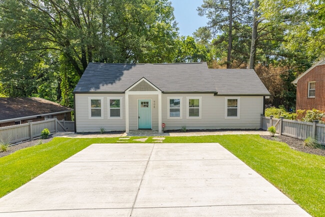 Room in House on Fiske St in Durham, NC - Building Photo - Building Photo