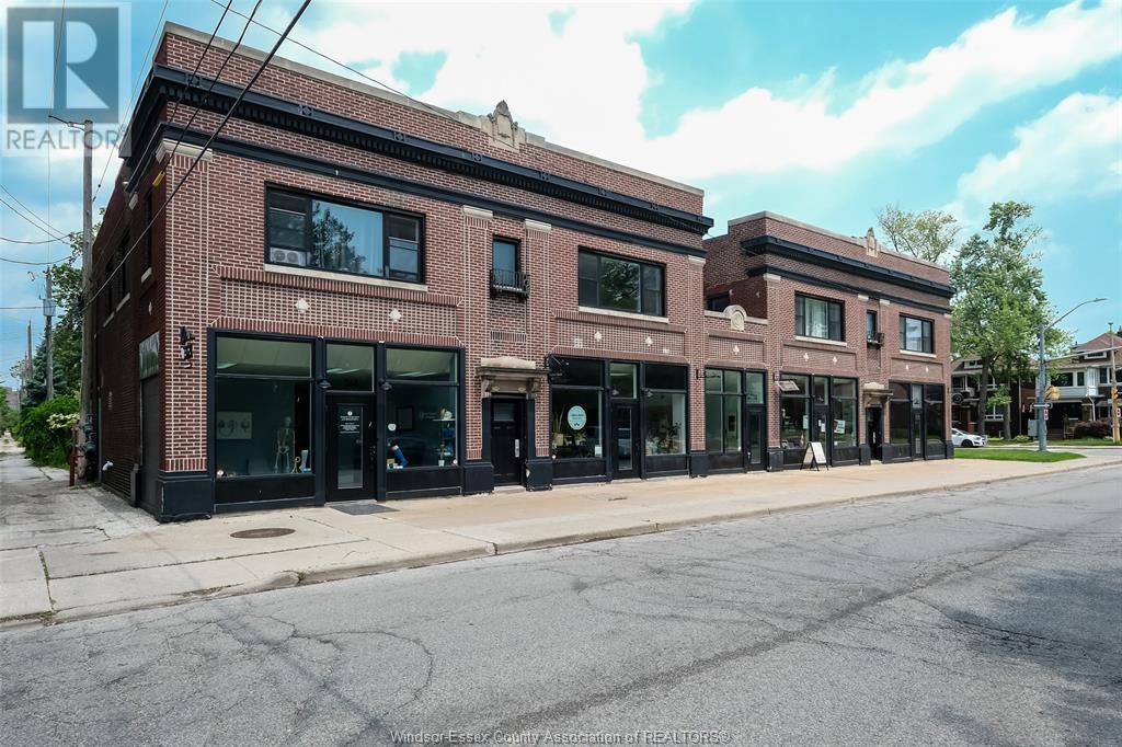 242 Erie St W in Windsor, ON - Building Photo